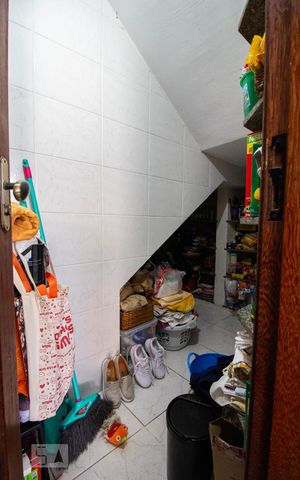 Casa de condomínio à venda com 350m², 6 quartos e 3 vagas Casa de condomínio à venda com 350m², 6 quartos e 3 vagasDespensa