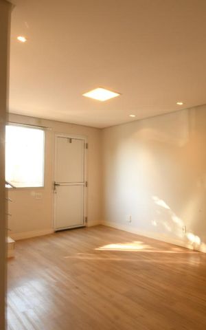 Casa de condomínio à venda com 65m², 2 quartos e 2 vagasSala