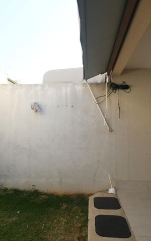 Casa de condomínio à venda com 65m², 2 quartos e 2 vagasÁrea dos fundos