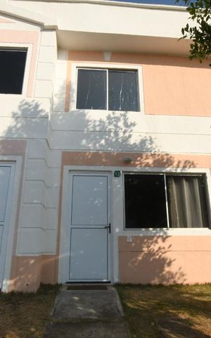 Casa de condomínio à venda com 65m², 2 quartos e 2 vagasFachada