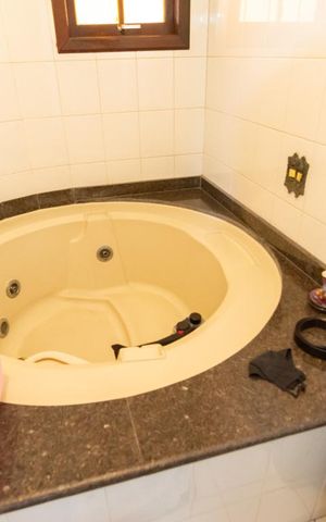 Casa à venda com 312m², 3 quartos e 5 vagasBanheiro Suíte 3