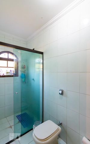 Casa à venda com 312m², 3 quartos e 5 vagasBanheiro Suíte 2