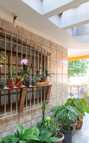 Casa à venda com 312m², 3 quartos e 5 vagasCorredor Lateral