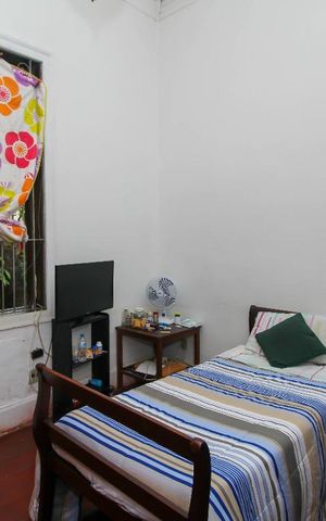 Casa à venda com 340m², 5 quartos e 4 vagas Casa à venda com 340m², 5 quartos e 4 vagas Quarto 2