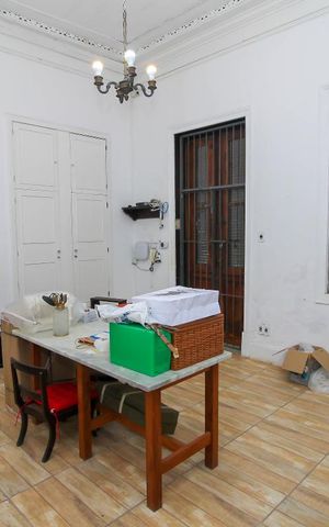 Casa à venda com 340m², 5 quartos e 4 vagas Casa à venda com 340m², 5 quartos e 4 vagasQuarto 4