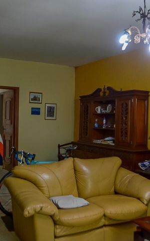 Casa à venda com 185m², 3 quartos e 2 vagasSala