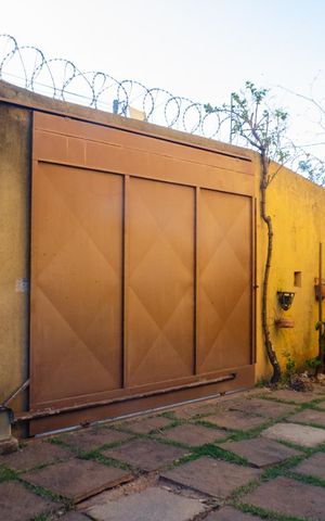 Casa para alugar com 290m², 4 quartos e 1 vaga Casa para alugar com 290m², 4 quartos e 1 vagaGaragem