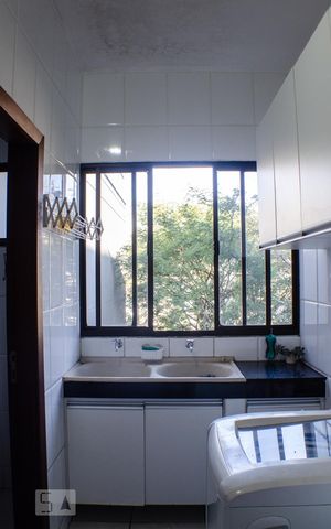 Casa para alugar com 290m², 4 quartos e 1 vaga Casa para alugar com 290m², 4 quartos e 1 vagaÁrea de Serviço