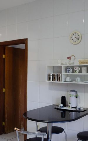 Casa para alugar com 290m², 4 quartos e 1 vaga Casa para alugar com 290m², 4 quartos e 1 vagaCozinha