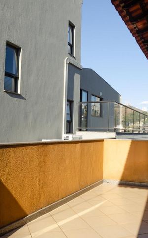 Casa para alugar com 290m², 4 quartos e 1 vaga Casa para alugar com 290m², 4 quartos e 1 vagaVaranda da Sala 2