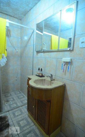 Casa à venda com 250m², 6 quartos e 3 vagasCasa 1 - Banheiro social