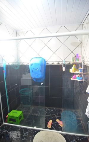 Casa à venda com 250m², 6 quartos e 3 vagasCasa 3 - Banheiro social