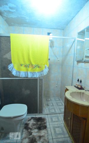Casa à venda com 250m², 6 quartos e 3 vagasCasa 1 - Banheiro social