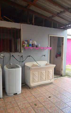 Casa à venda com 250m², 6 quartos e 3 vagasCasa 1 - Área de serviço