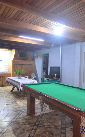 Casa à venda com 250m², 6 quartos e 3 vagasCasa 1 - Varanda