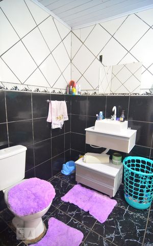 Casa à venda com 250m², 6 quartos e 3 vagasCasa 3 - Banheiro social