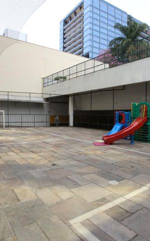Apartamento à venda com 141m², 3 quartos e 2 vagas Apartamento à venda com 141m², 3 quartos e 2 vagasQuadra