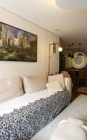 Apartamento à venda com 141m², 3 quartos e 2 vagas Apartamento à venda com 141m², 3 quartos e 2 vagasSala
