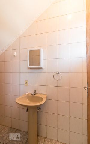 Casa à venda com 160m², 4 quartos e 2 vagasBanheiro de serviço