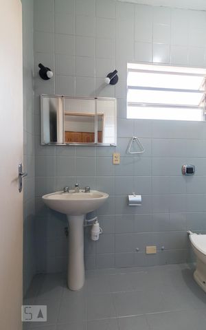 Casa à venda com 160m², 4 quartos e 2 vagasBanheiro quarto 4 suíte