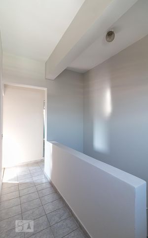 Casa à venda com 160m², 4 quartos e 2 vagasCorredor
