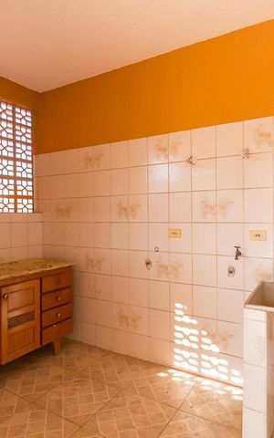 Casa à venda com 160m², 4 quartos e 2 vagasÁrea de serviço
