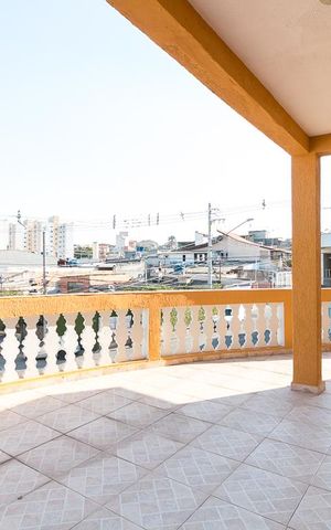 Casa à venda com 160m², 4 quartos e 2 vagasTerraço