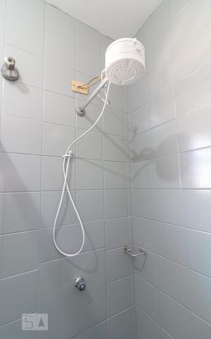 Casa à venda com 160m², 4 quartos e 2 vagasBanheiro quarto 4 suíte - chuveiro