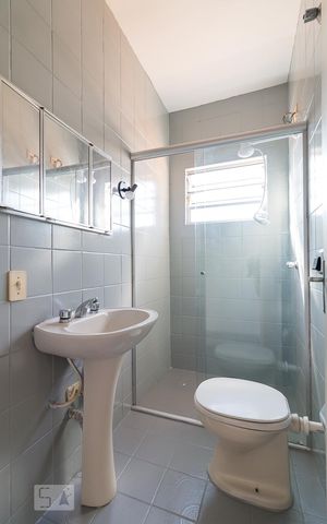 Casa à venda com 160m², 4 quartos e 2 vagasBanheiro social