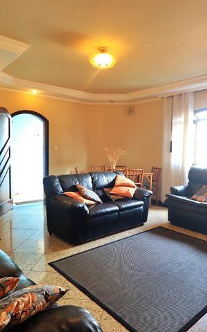 Casa para alugar com 224m², 3 quartos e 5 vagasSala