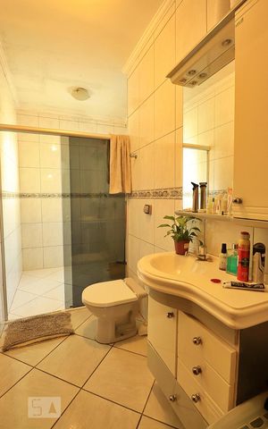 Casa para alugar com 224m², 3 quartos e 5 vagasBanheiro Social