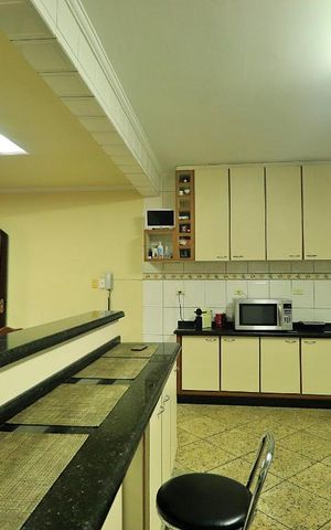 Casa para alugar com 224m², 3 quartos e 5 vagasCozinha