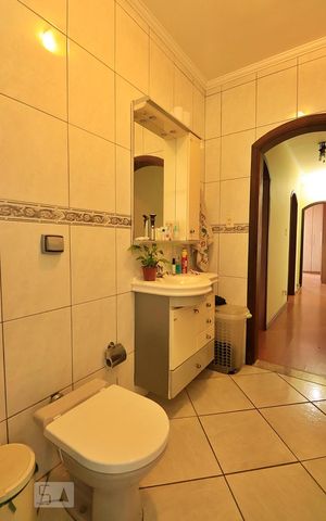 Casa para alugar com 224m², 3 quartos e 5 vagasBanheiro Social