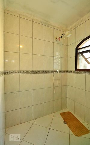 Casa para alugar com 224m², 3 quartos e 5 vagasBanheiro Social