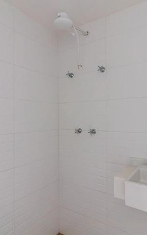 Apartamento à venda com 49m², 2 quartos e 1 vaga Apartamento à venda com 49m², 2 quartos e 1 vagaBanheiro