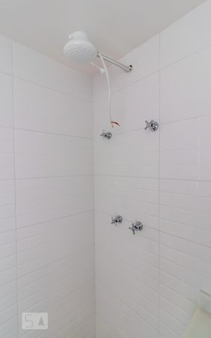 Apartamento à venda com 49m², 2 quartos e 1 vaga Apartamento à venda com 49m², 2 quartos e 1 vagaBanheiro