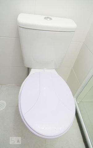 Apartamento à venda com 42m², 2 quartos e 1 vaga Apartamento à venda com 42m², 2 quartos e 1 vagaBanheiro