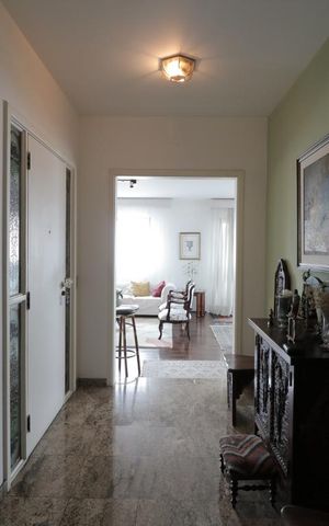 Apartamento à venda com 270m², 4 quartos e 4 vagasHall