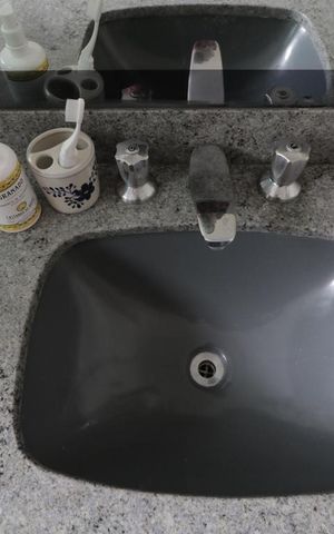 Apartamento à venda com 270m², 4 quartos e 4 vagasBanheiro da Suite 1- pia