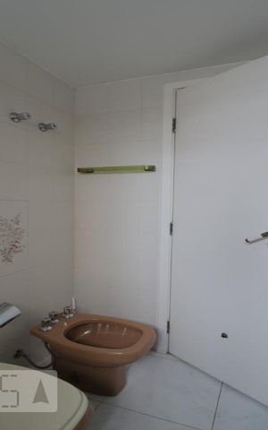 Apartamento à venda com 270m², 4 quartos e 4 vagasBanheiro Social
