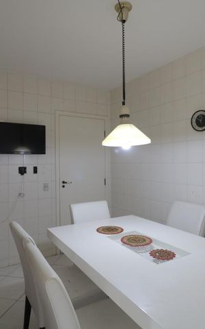 Apartamento à venda com 270m², 4 quartos e 4 vagasCopa