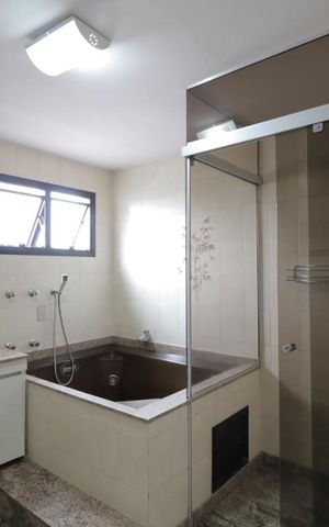 Apartamento à venda com 270m², 4 quartos e 4 vagasBanheiro da Suite 2