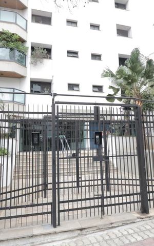 Apartamento à venda com 270m², 4 quartos e 4 vagasFachada