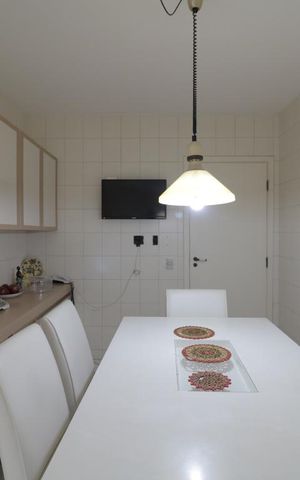 Apartamento à venda com 270m², 4 quartos e 4 vagasCopa