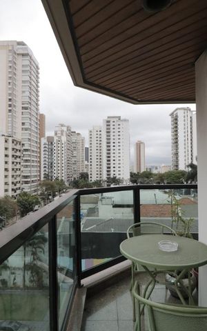 Apartamento à venda com 270m², 4 quartos e 4 vagasSacada da Sala de Estar