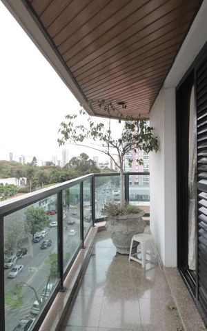 Apartamento à venda com 270m², 4 quartos e 4 vagasSacada da Suite 2