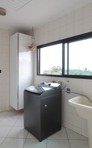 Apartamento à venda com 270m², 4 quartos e 4 vagasArea de serviço