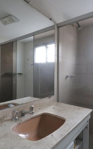 Apartamento à venda com 270m², 4 quartos e 4 vagasBanheiro Social