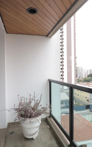 Apartamento à venda com 270m², 4 quartos e 4 vagasSacada do Quarto 2