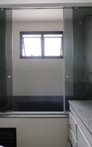 Apartamento à venda com 270m², 4 quartos e 4 vagasBanheiro da Suite 1